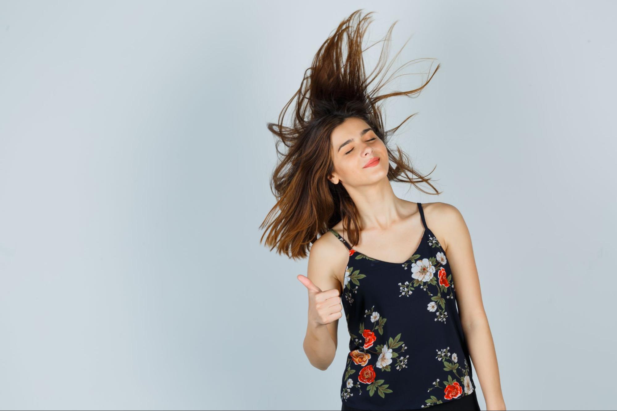 طرق تجفيف الشعر: دليل شامل للمبتدئين والمحترفين